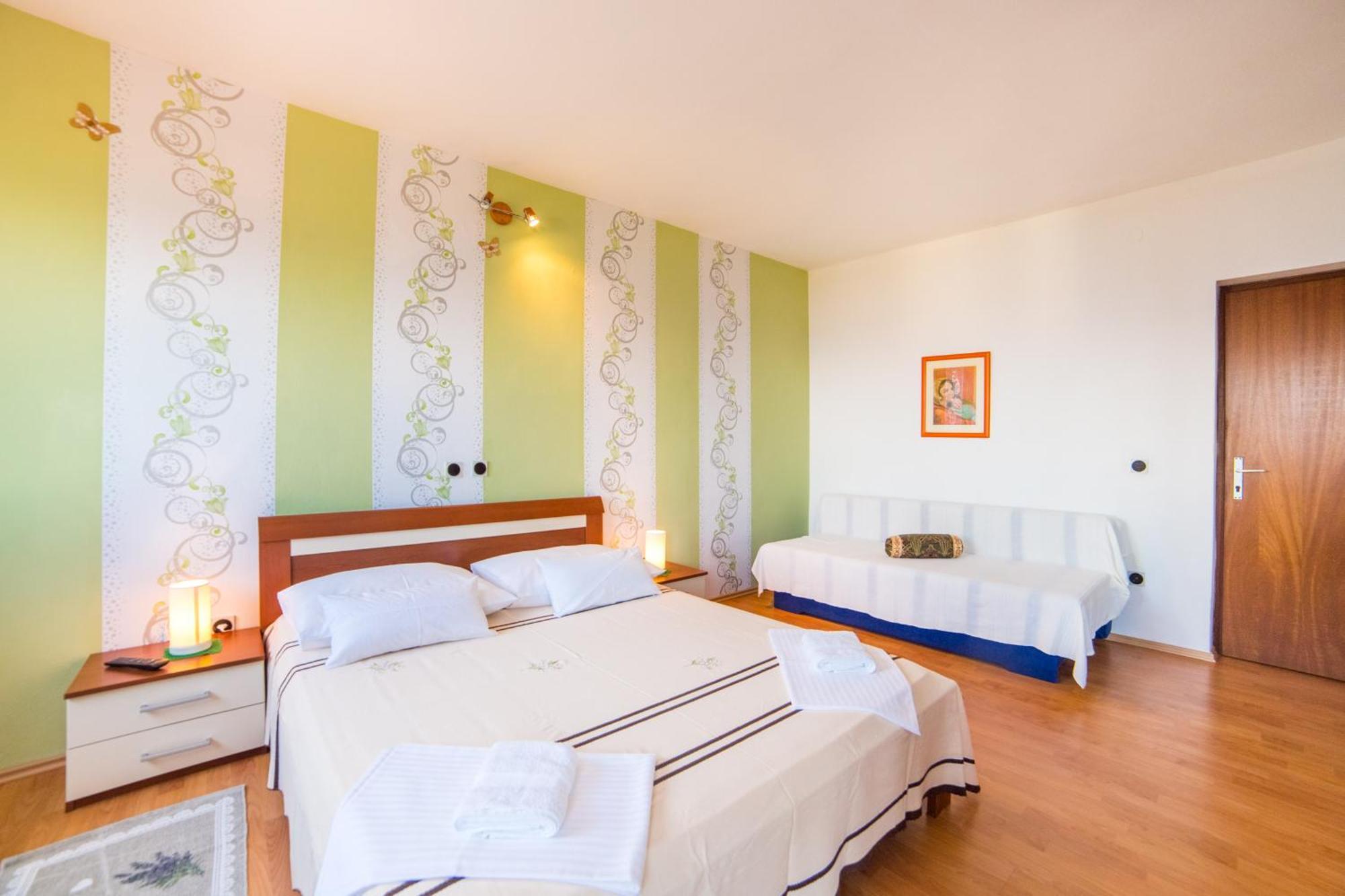 Apartment Mande Brist Exterior photo
