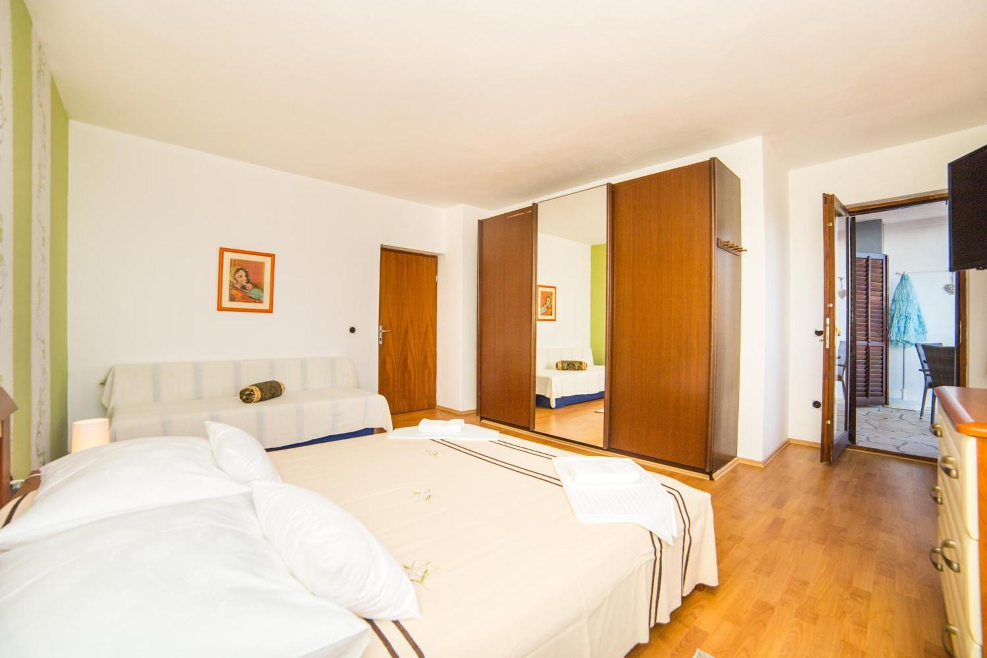 Apartment Mande Brist Exterior photo