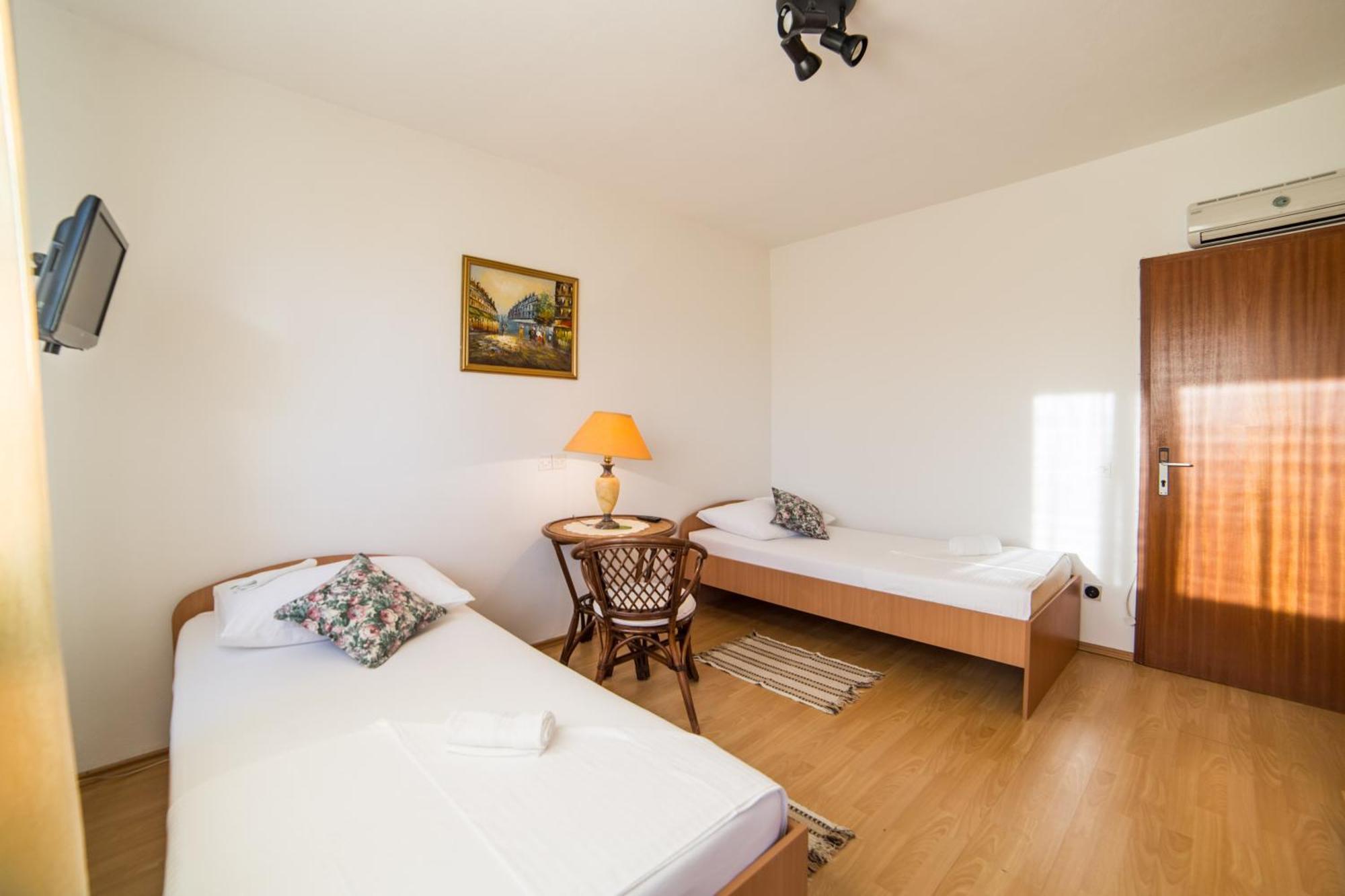Apartment Mande Brist Exterior photo